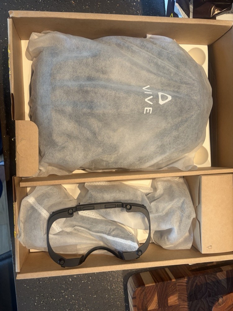 HTC Vive Focus Vision Mixed Reality PC VR Headset with Motion Controllers