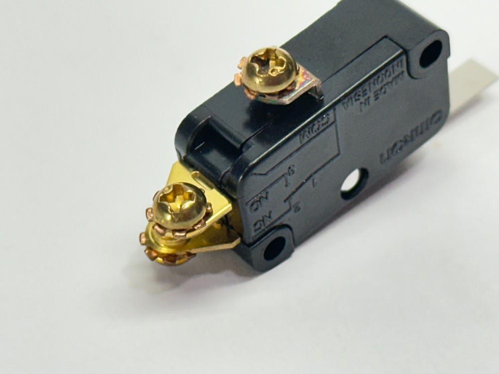 Omron V-10G2-1B4-K Miniature Basic Micro Switch 1/2HP 10A 125/250VAC