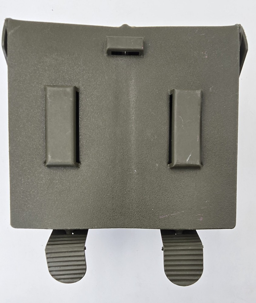 Bw G3, Olive, Pair, Plastic Version, Dated 1980