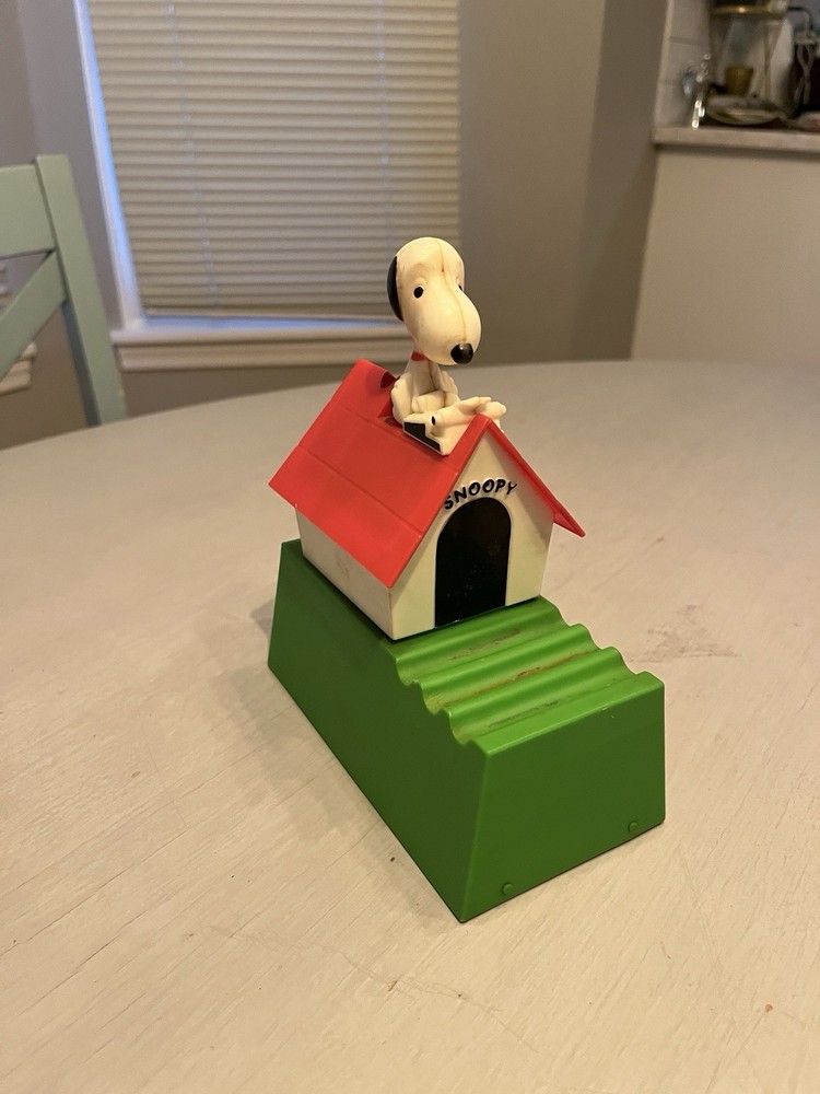 Vintage Snoopy pencil sharpener