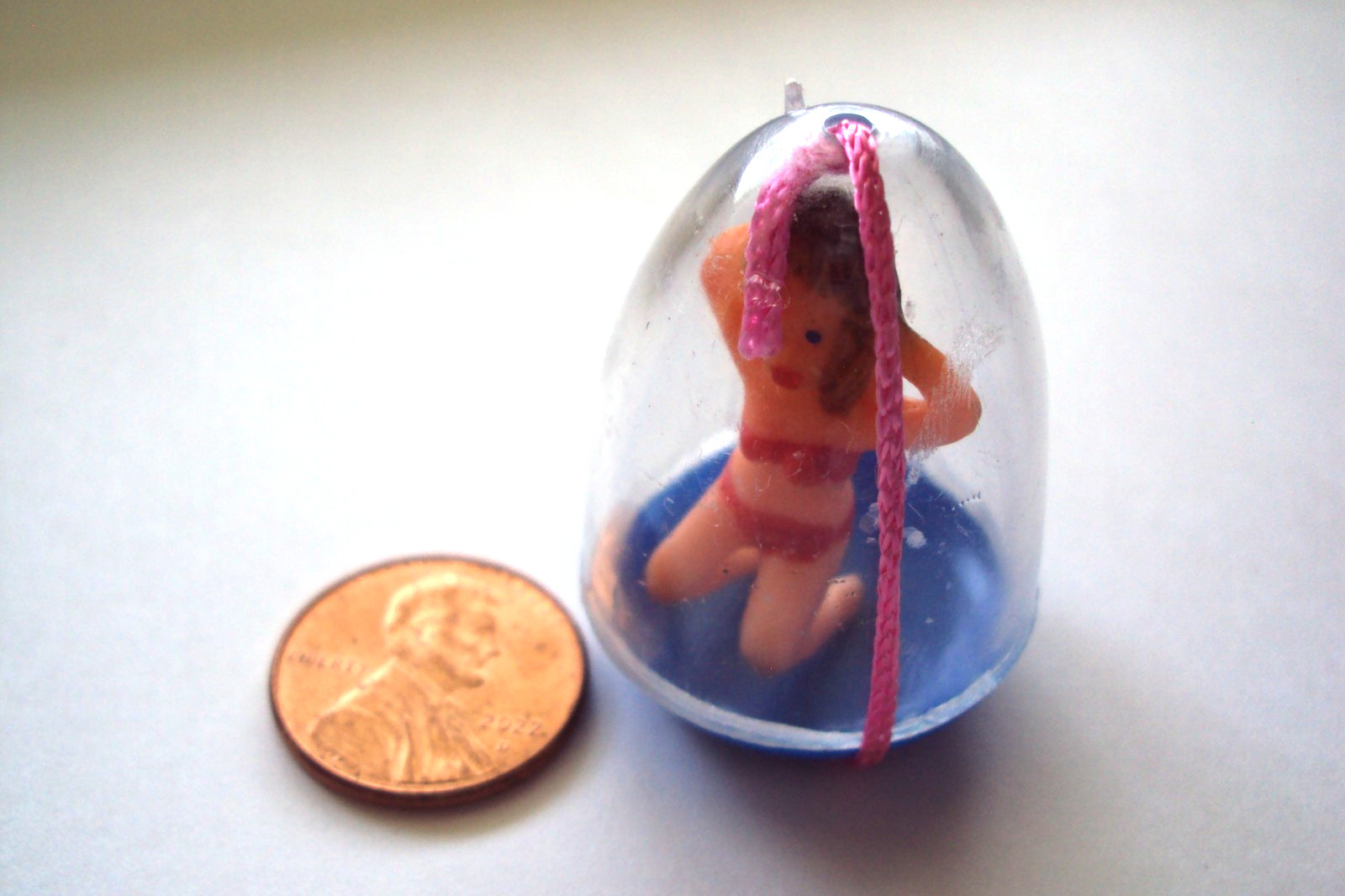 Vtg Gumball Charm Cracker Jack 60's HK BRABO DOME THE BATHING BEAUTY Vending