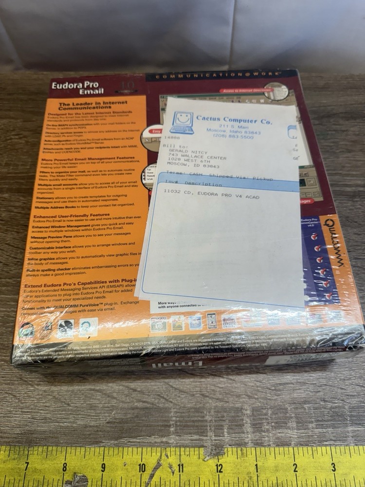 Qualcomm Eudora Pro commcenter DELUXE VERSION 4.0 windows 95 NT. NEW SEALED.