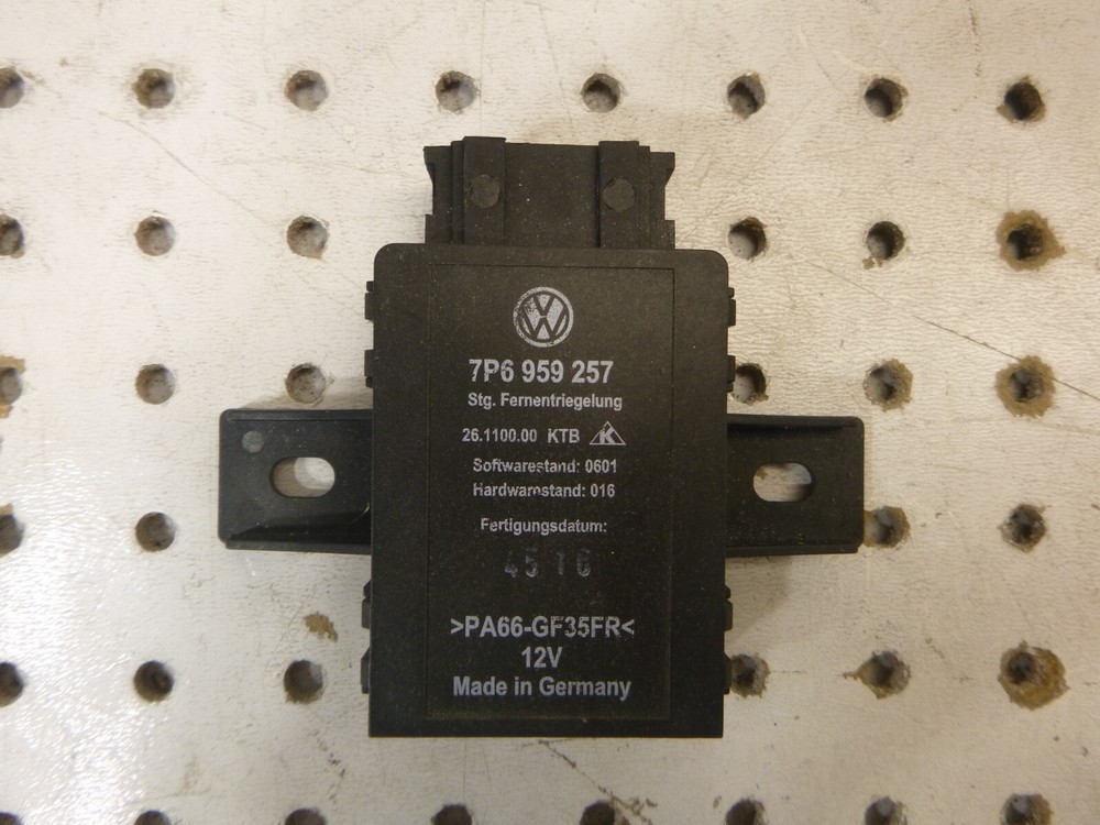 2011-2018 VW TOUAREG - Backrest Release Control Module 7P6959257