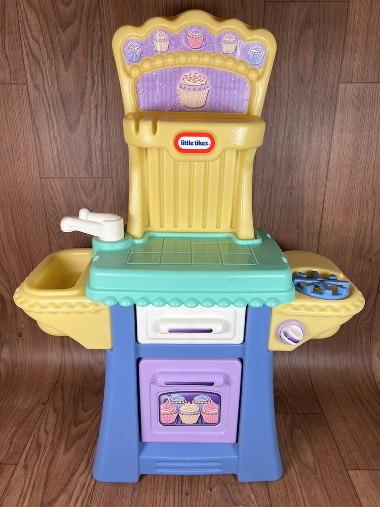 Little Tikes Cupcake Kitchen Retired Very Nice