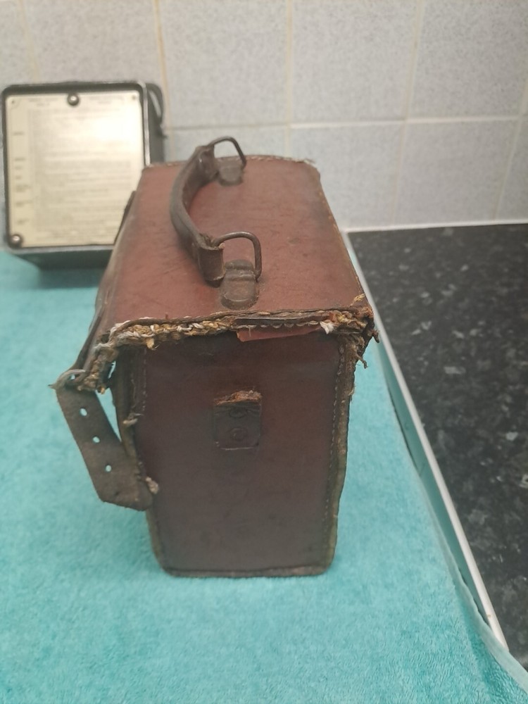 Vintage Model 40 AVO Meter With Original Leather Case.