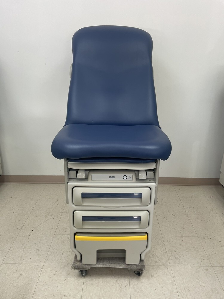 Pre-Owned Midmark 604 Exam Table Excellent Condition
