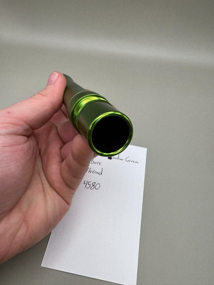 Dye UL Back-Satin Green 688 Bore AC Thread