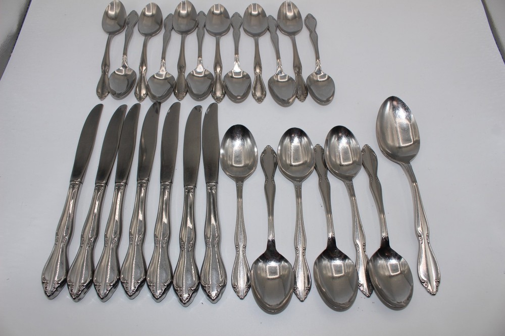 26 PCS ONEIDA BERKELEY SQUARE STAINLESS STEEL FLATWARE