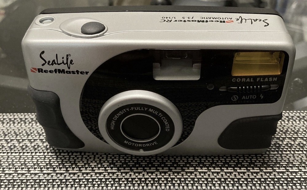 SeaLife ReefMaster Underwater Camera Kit – Housing, Flash, Handle, Case & Care