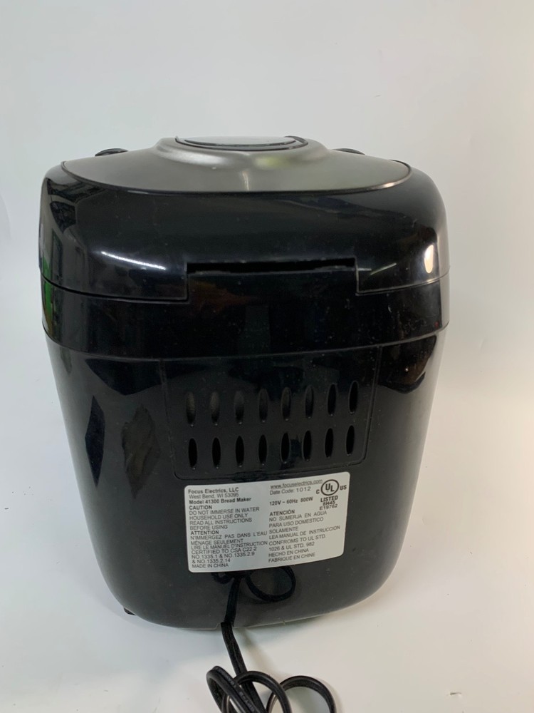 West Bend 41300 Dual Blade 2.5 lbs. Bread Maker & Dough Machine