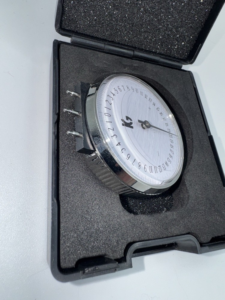Kleargo Lens Clock