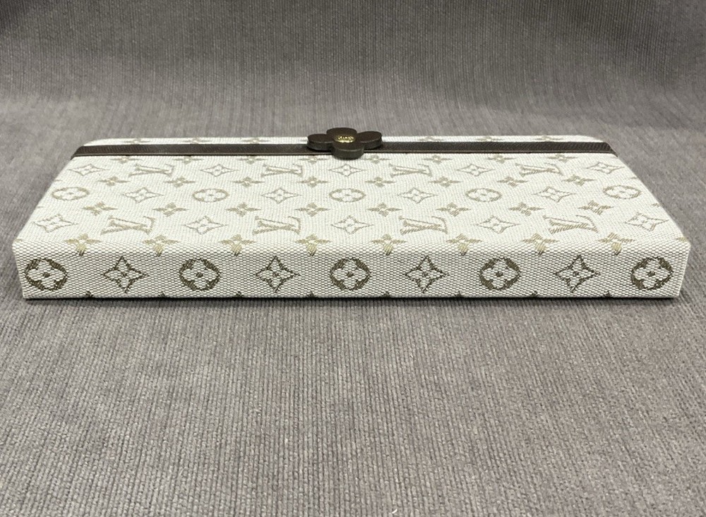 LOUIS VUITTON Khaki Carnet de Notes Monogram Notebook