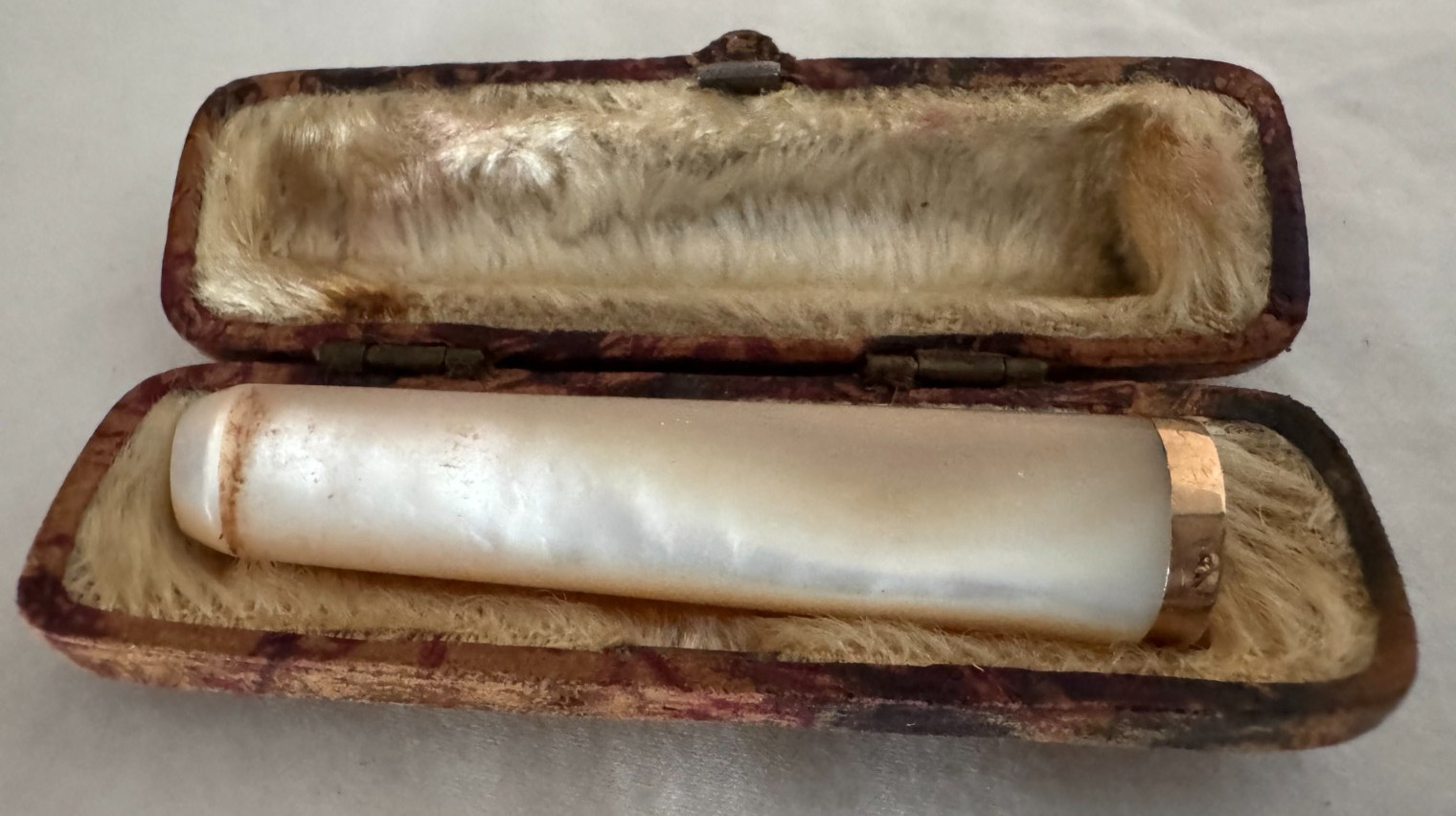 Antique Mother Of Pearl Cigarette Holder 14K Gold Tip w/ Case