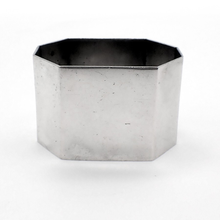 Octagonal Napkin Ring 900 Silver Mono Connie