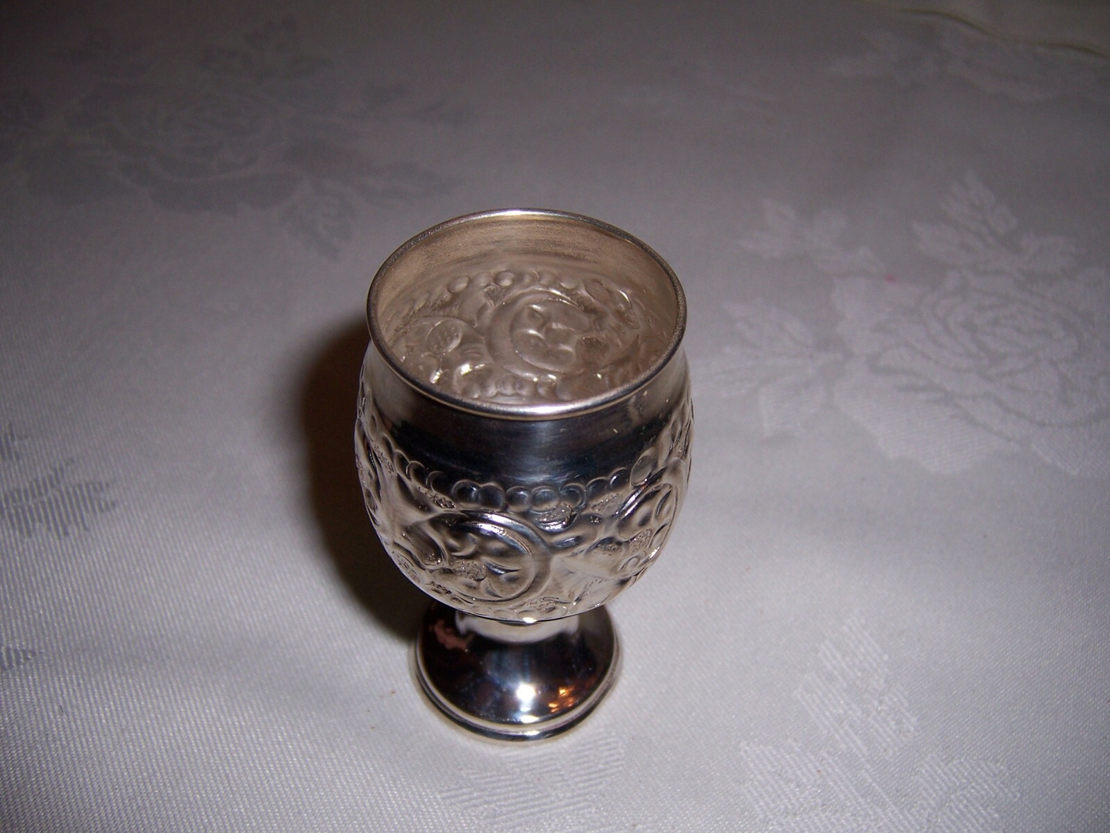 6 EAST INDIAN SOLID SILVER LIQUER APERTIF CHASED DELICATE GLASSES