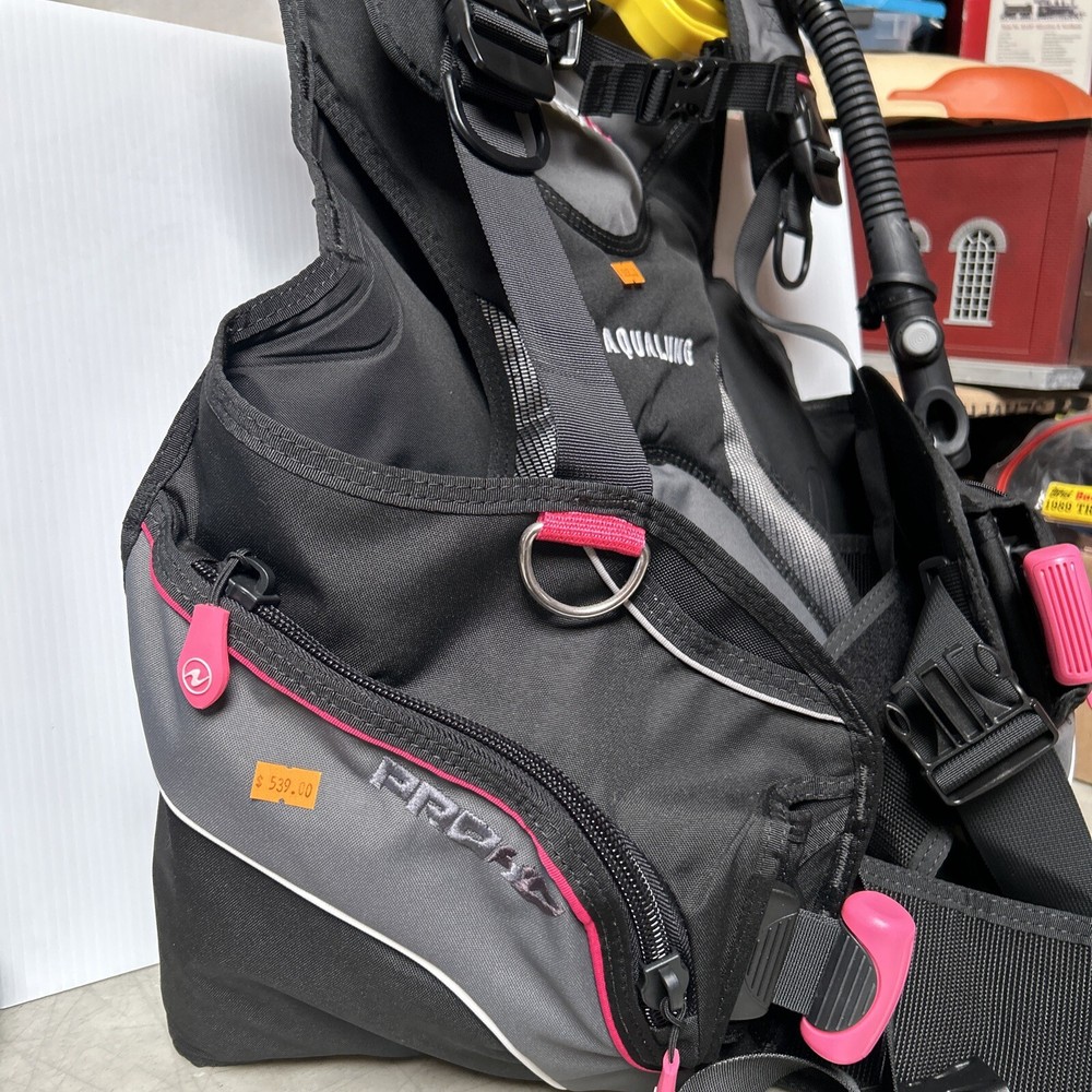 AquaLung Pro HD Womens BCD Black/Pink, Medium