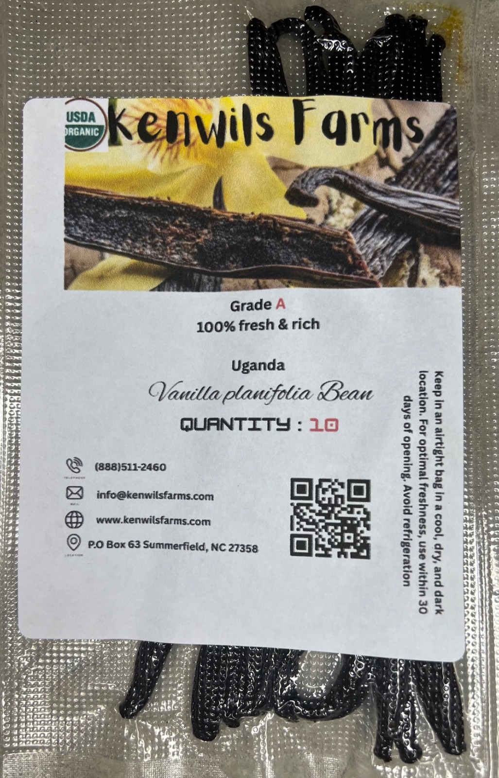 Organic vanilla beans, Grade A. Plump, moist with 30-35% moisture content