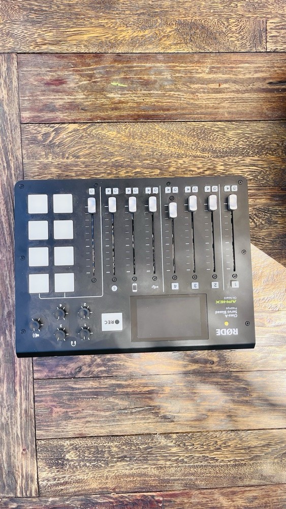 RODE RODECASTER PRO (with Accessories)