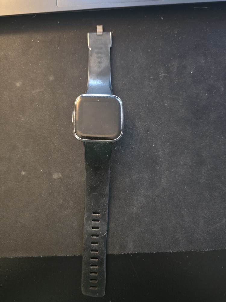 Fitbit Versa 2 Activity Tracker GOLD Smartwatch Smart Watch FB507 ‼️Read