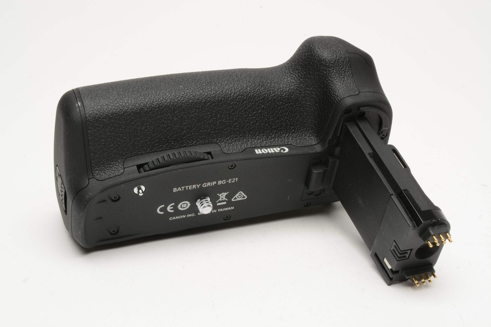 Canon BG-E21 for EOS 6D Mark II, Mint-