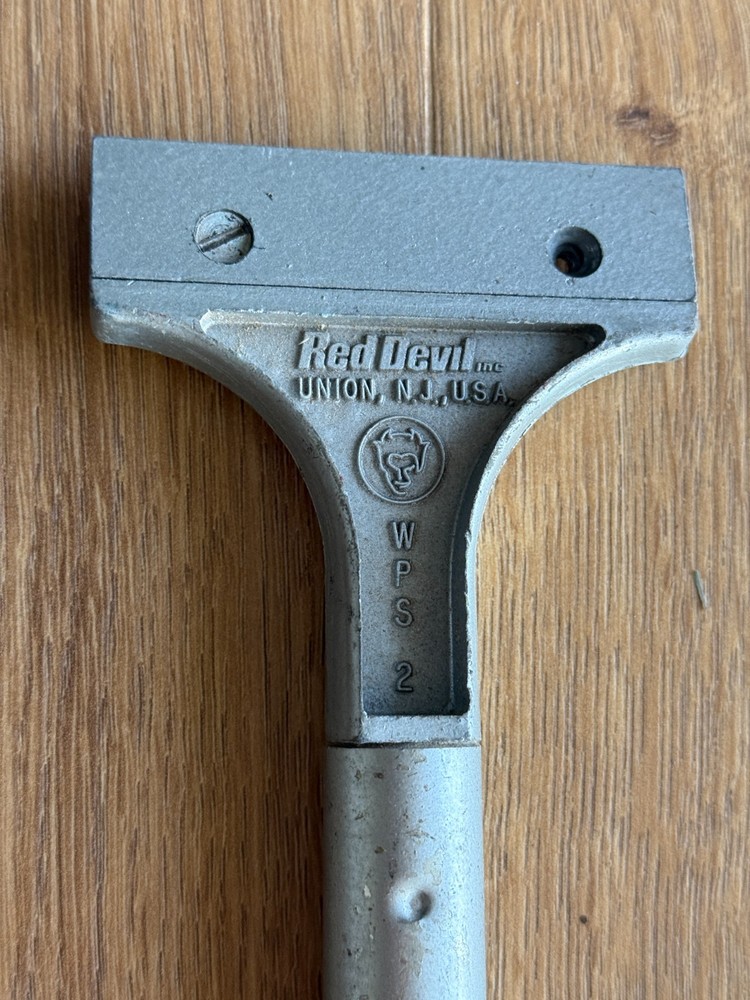Vintage Red Devil WPS 2 Scraper with Hunt Wilde Handle Grip Excellent