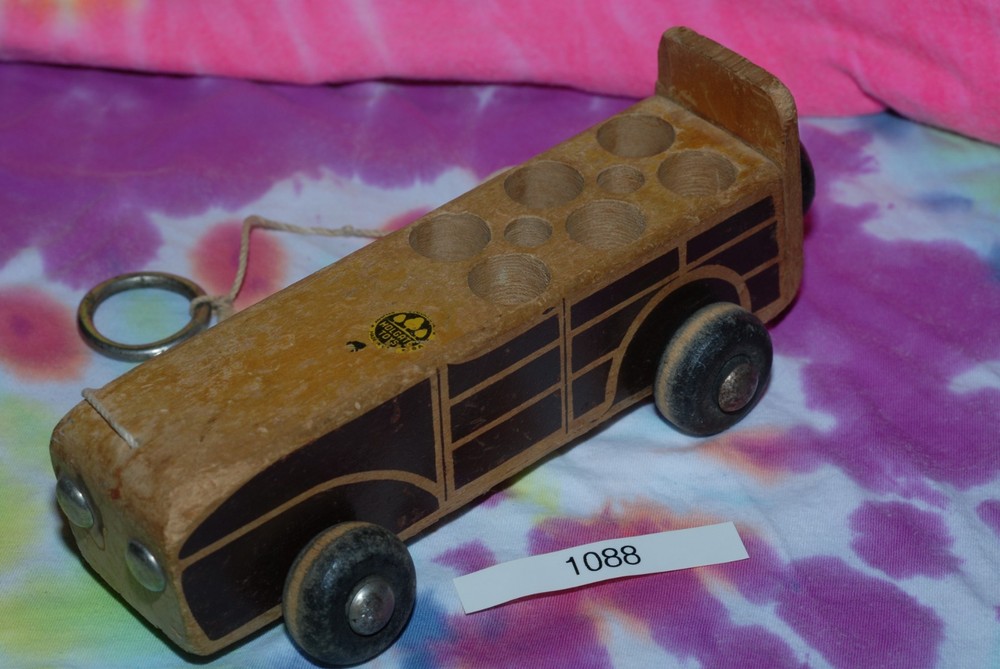 Holgate Toy - rolling pull-along toy