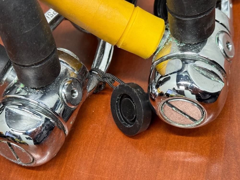 Qty 2US Divers Conshelf 22 & Octopus need service