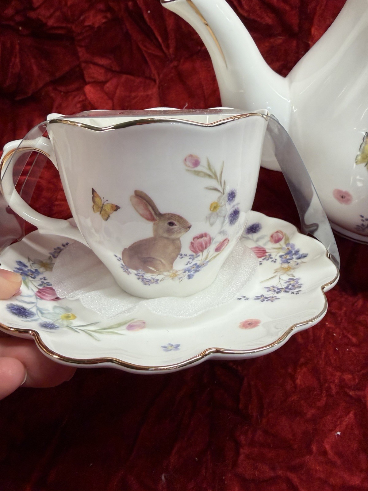 Grace Teaware Fine Porcelain Teapot 36oz Easter Bunny W/2 Cups & Saucers NEW