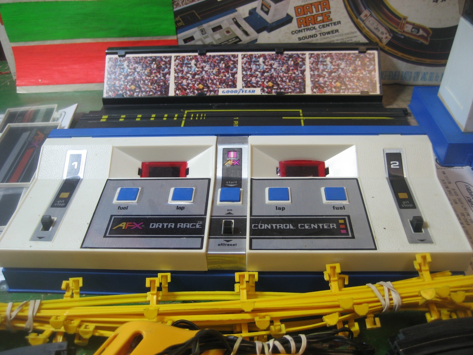 Aurora AFX HO slot car # 2708 Data Race Championship with Sound Tower Complete!