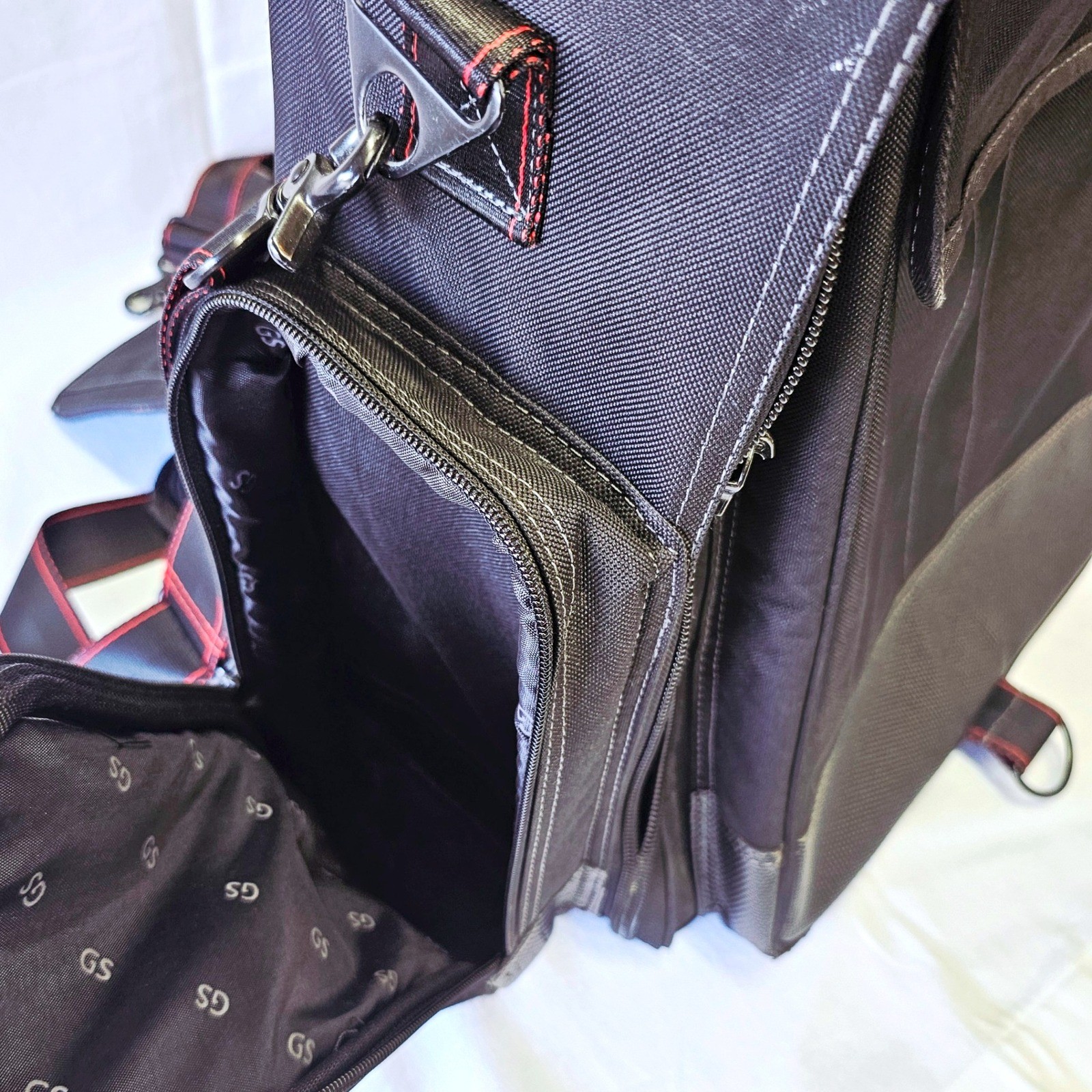 Gigskinz Backpack Unisex OS Black Red DJ Mixer Gear Case Damaged Zipper Pull Bag