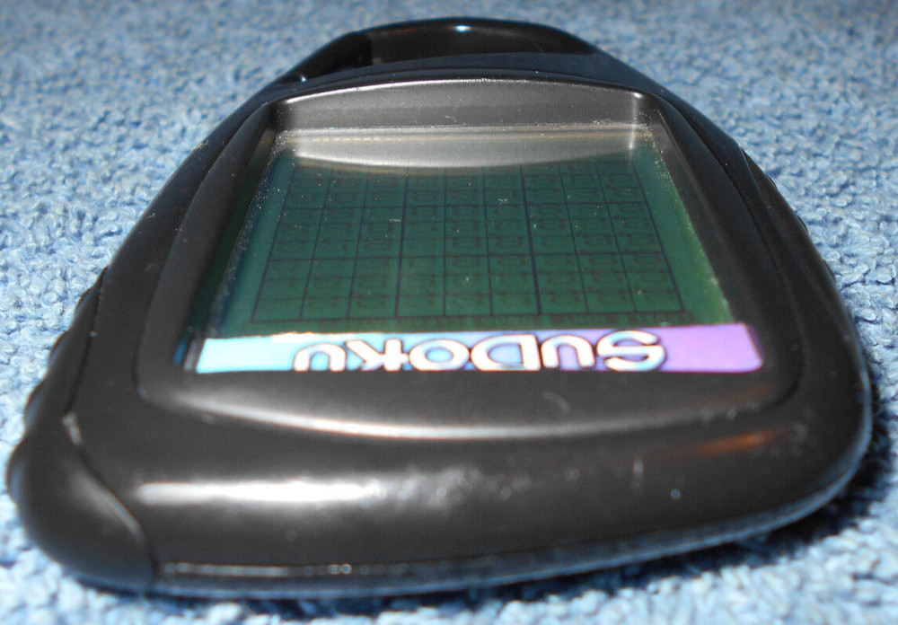 2006 BASIC FUN TOUCH SCREEN CLIP ON SUDOKU CARIBINER HANDHELD ELECTRONIC GAME