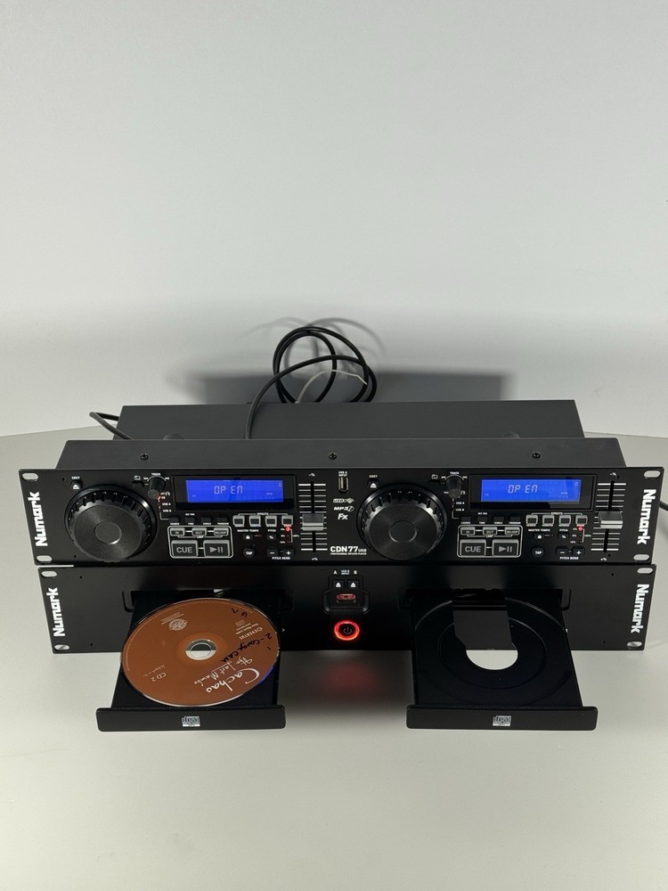 NUMARK CDN77USB DUAL CD/MP3/USB PLAYER. IDEAL FOR DJS, STUDIOS. 19" RACKMOUNT