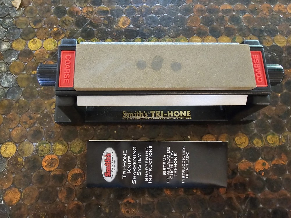 Smith’s Tri-Hone Knife Sharpening System w/Box Instructions – 3 Stone Sharpener