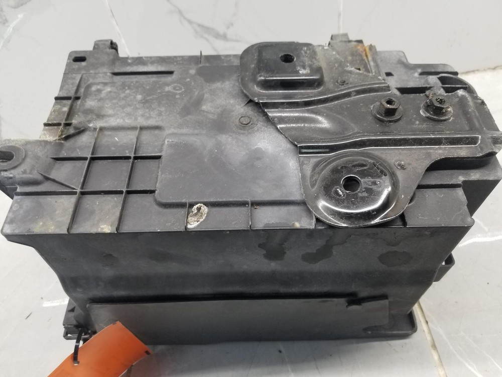 2013 BUICK REGAL BATTERY BOX #002958