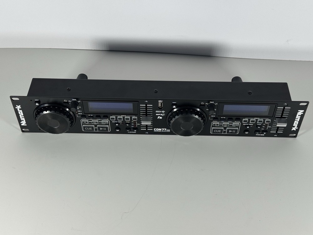 NUMARK CDN77USB DUAL CD/MP3/USB PLAYER. IDEAL FOR DJS, STUDIOS. 19" RACKMOUNT