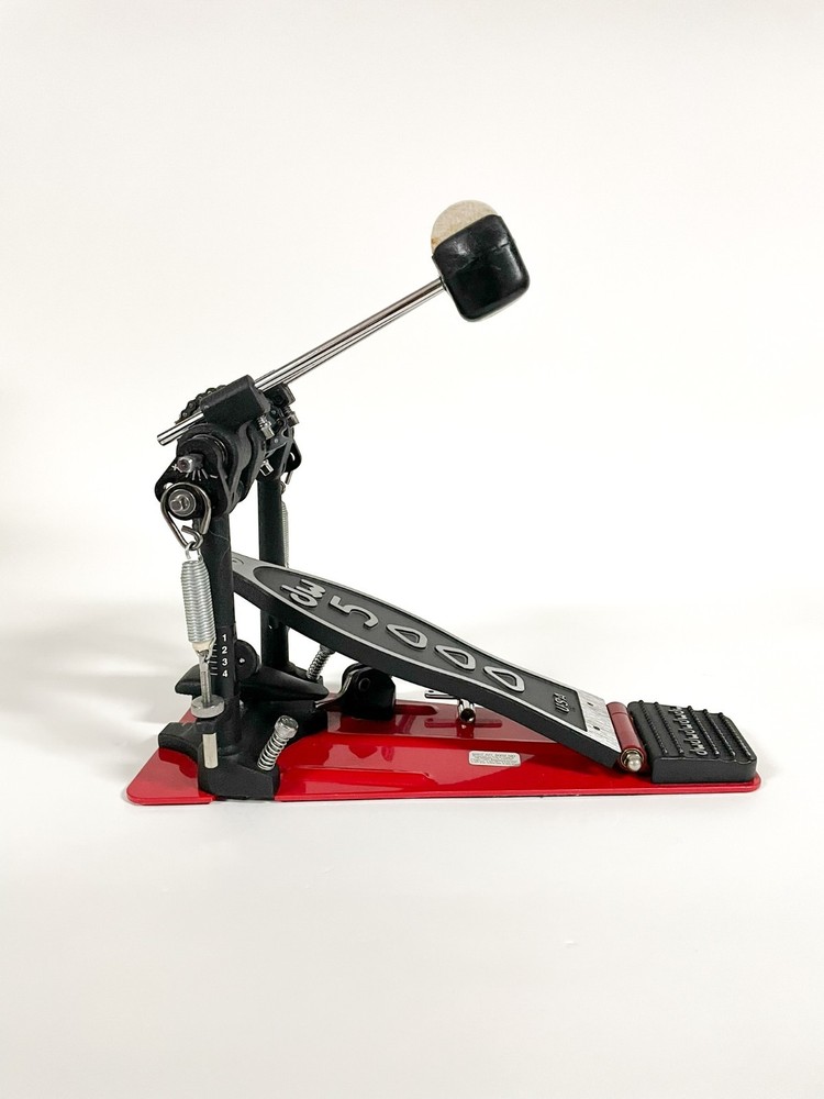 Drum Workshop 5000 Single Chain Double Kick Drum Pedal with DW Hard Travel Case