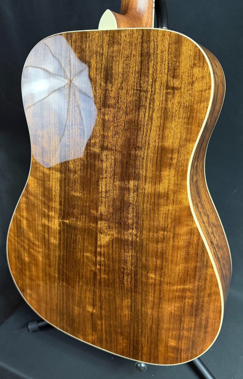 Fender King Vintage Dreadnought Acoustic-Electric Guitar Aged Natural (922)