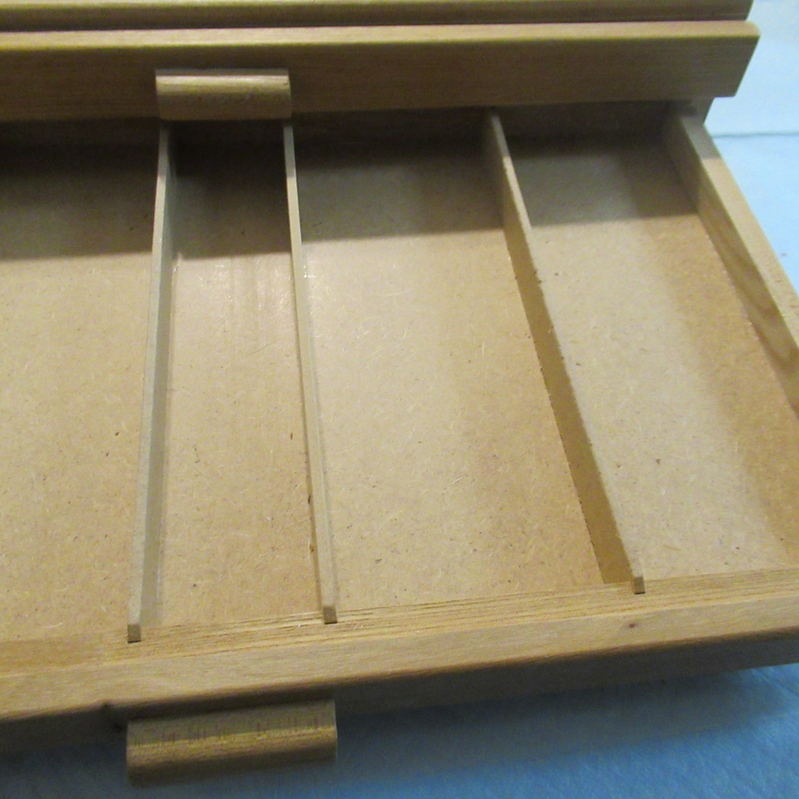 USART SUPPLY 3 DRAWER PAINTING ART CASE