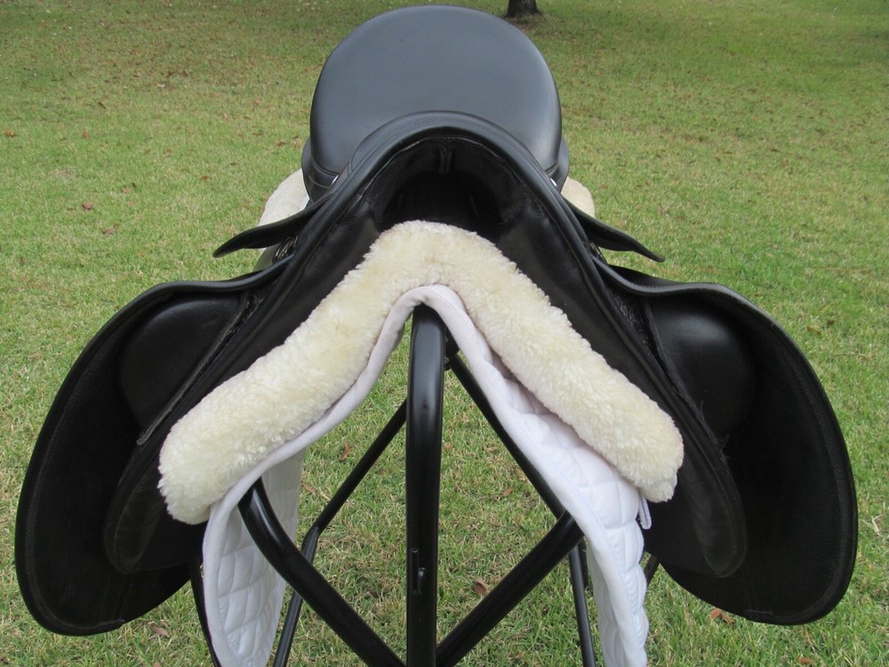 17.5" COUNTY COMPETITOR dressage saddle- wool flocked- medium tree-2018 MODEL!