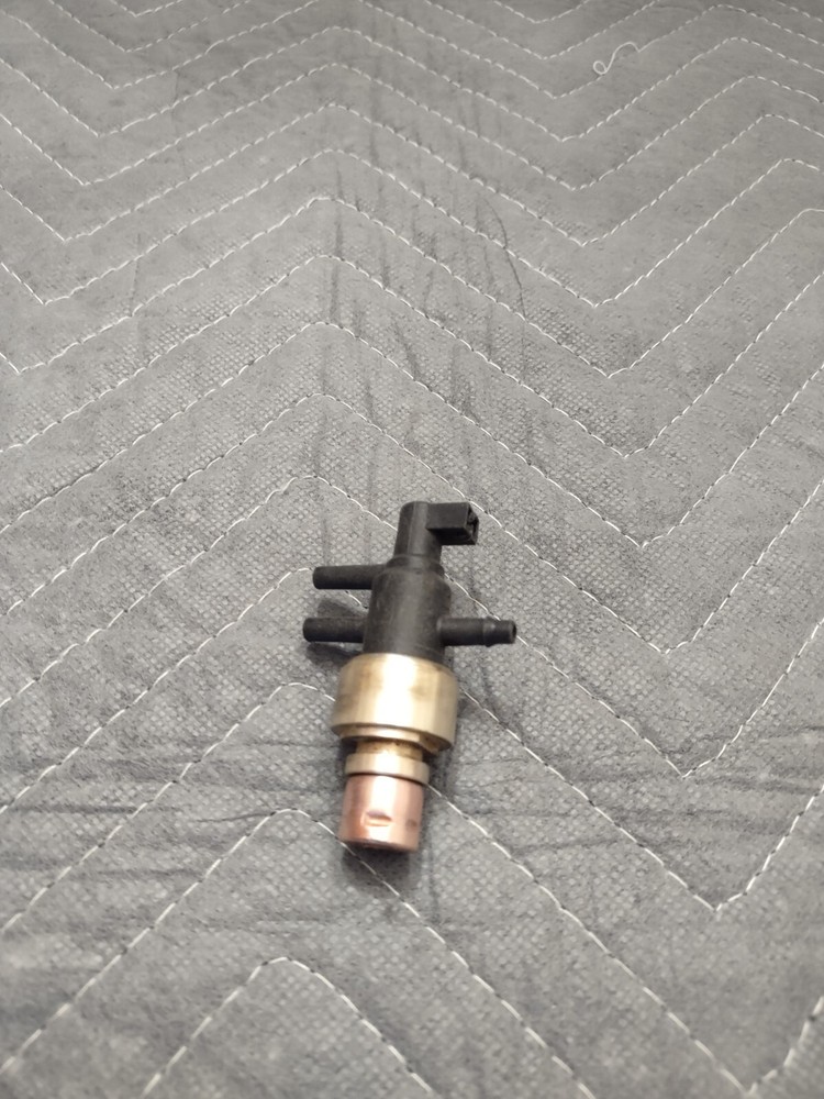 Ported Vacuum Switch Standard PVS46 FE445