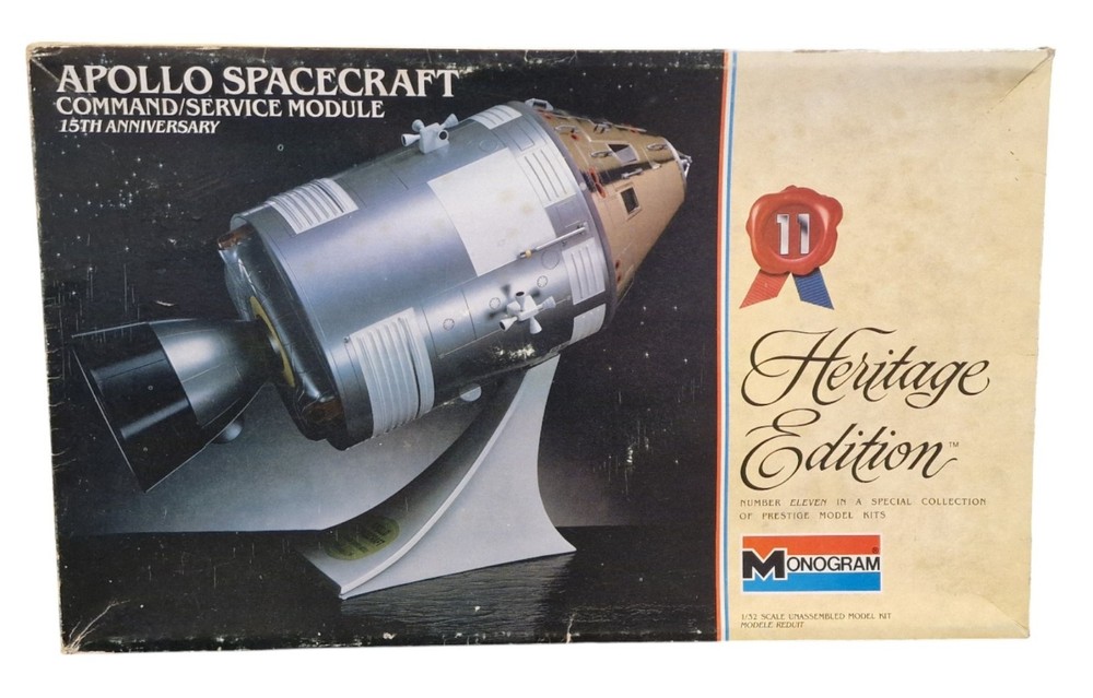 Space : Apollo Saturn V Rocket & Apollo Spacecraft command/service modules kits