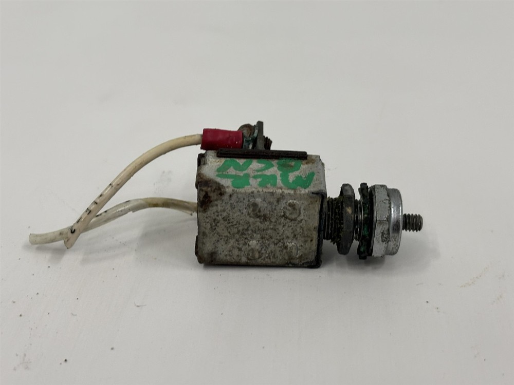 1960 Cessna 210 A 2 Prong marker Beacon Control push pull Switch 0713026-4