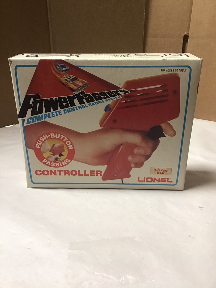 Lionel 3-7700 Power Passers “RED” Controller & Push Button Passing NOS