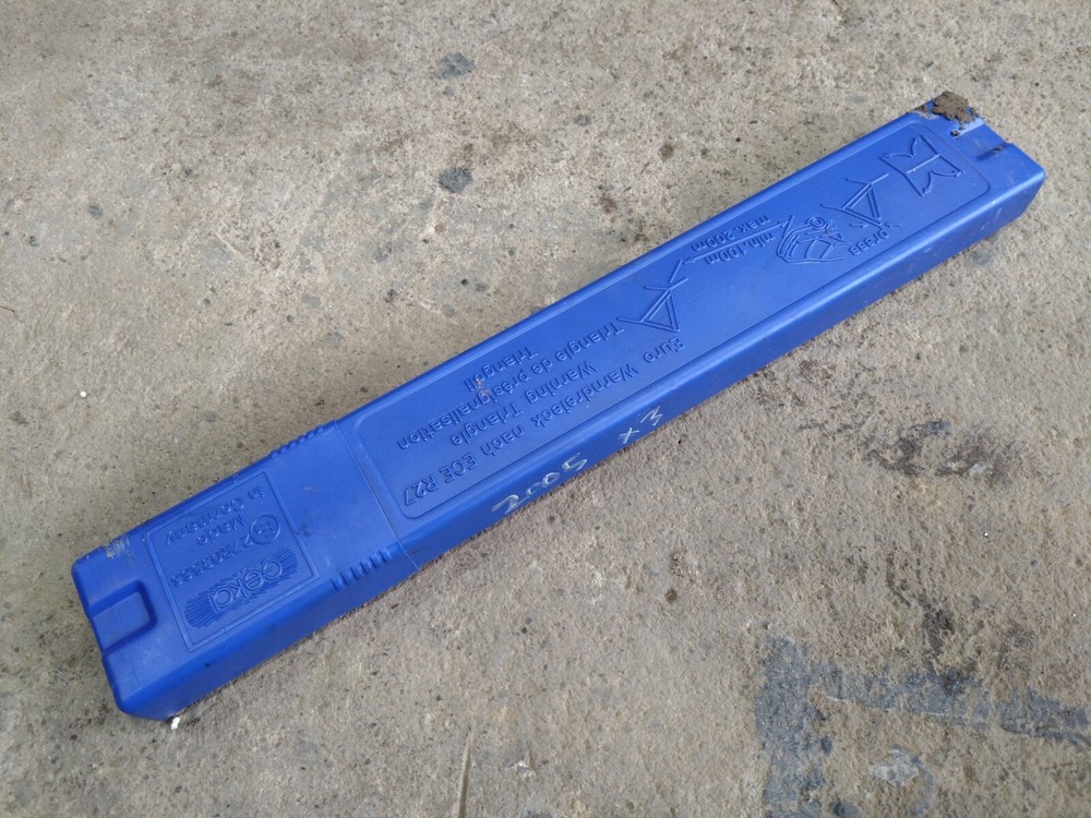 BMW E83 X3 2005 SAFETY FOLD UP WARNING TRIANGLE, HAZARD WARNING TRIANGLE.