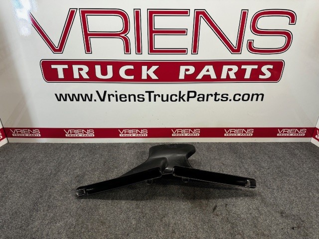 PETERBILT S66-6021 DUCT-WINDSHIELD DEFROST