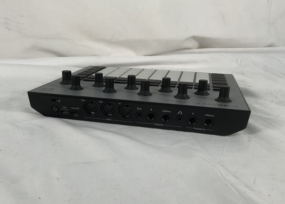 Novation Circuit Rhythm Beatmaking Sampler Groovebox Drum Machine Sequencer