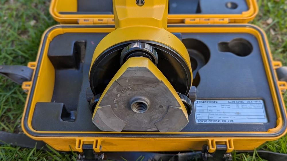 TOPCON Auto Level AT-F1