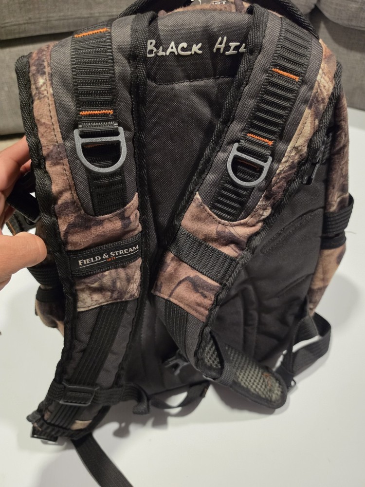 Field & Stream Black Hills Camouflage Hunting Backpack Adjustable Straps Pockets