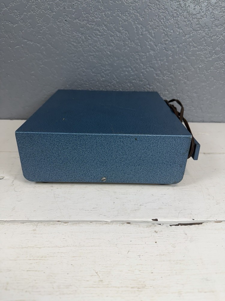Vintage Conar Instruments Model 680 TV Pattern Generator Turns On