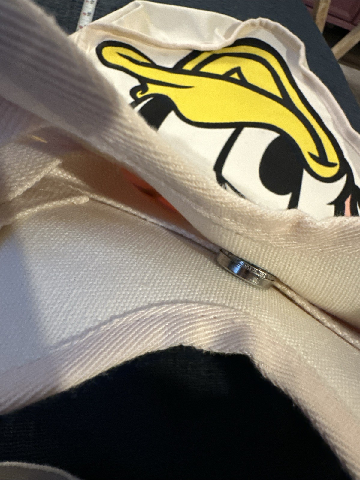 DISNEY Zara Tote Bag DAISY DUCK Canvas White/Ivory, Silhouette